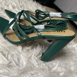 NWT Ego Dark Green Lace Up Strappy Block Heels